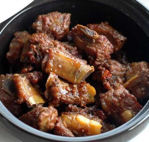 Sườn heo kho tộ